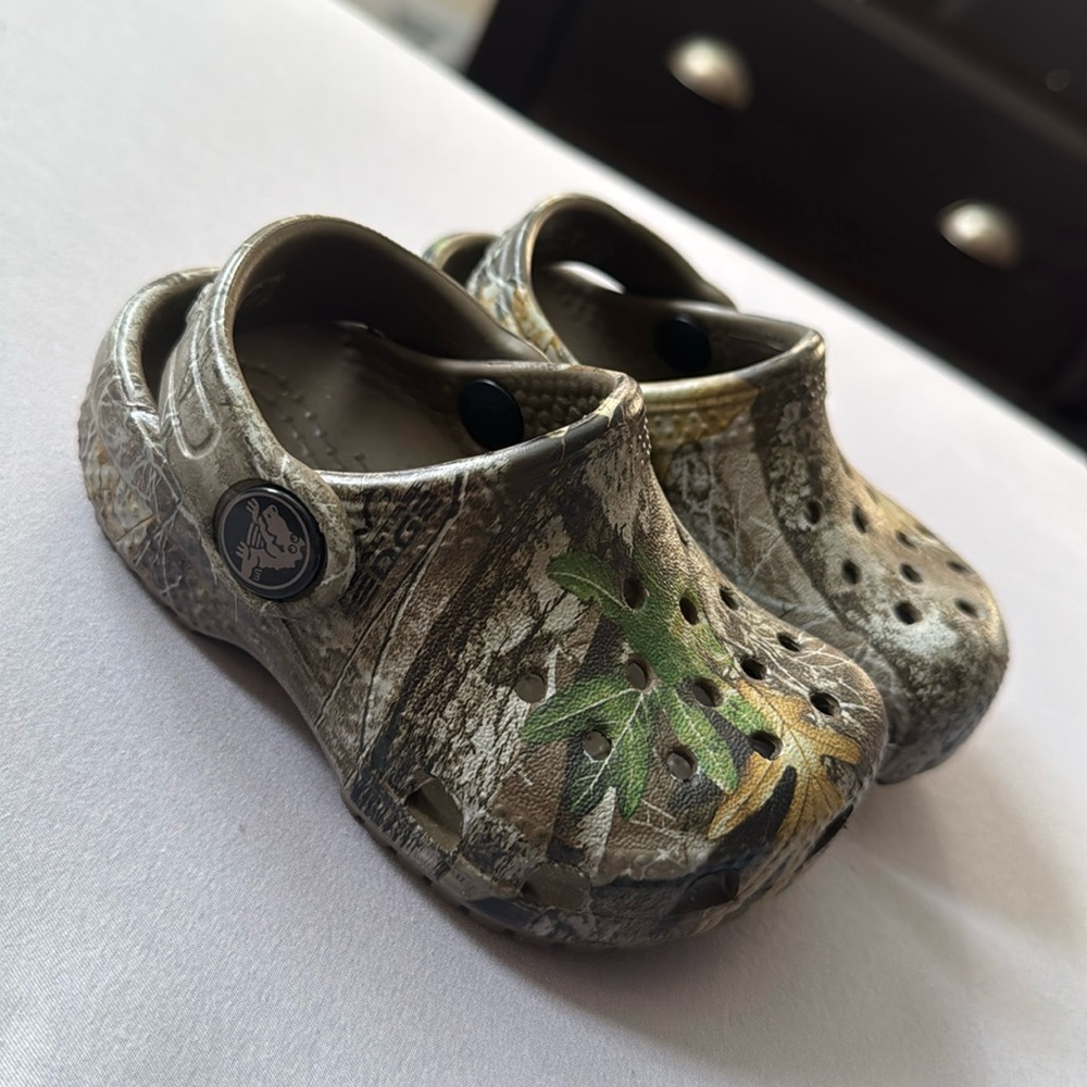 Baby crocs
